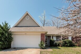 8035 Park Pike in Southaven, MS - Building Photo