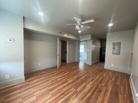 2129 16th St in Corpus Christi, TX - Building Photo