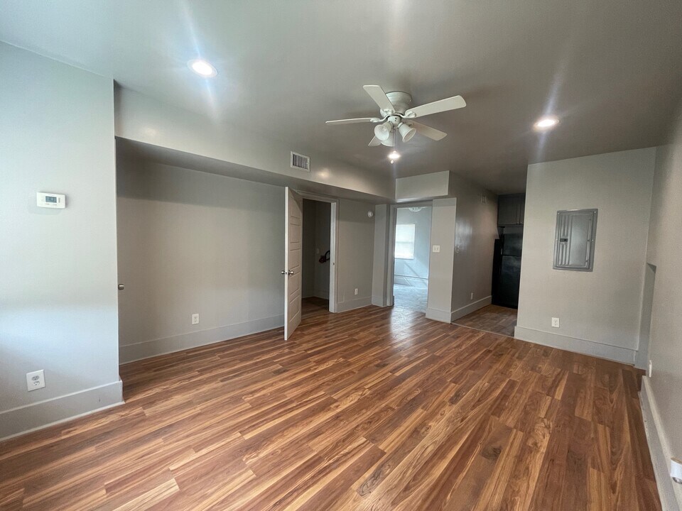 2129 16th St in Corpus Christi, TX - Building Photo