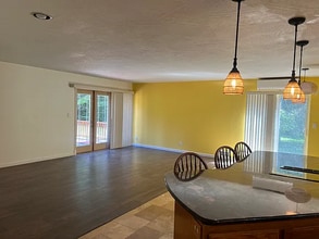130 Lynch Rd in Crescent City, CA - Building Photo - Building Photo