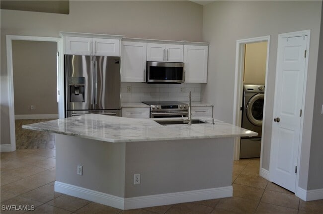 property at 417 SW 19th Ln