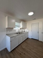 11411 Big Elk Dr in San Antonio, TX - Foto de edificio - Building Photo