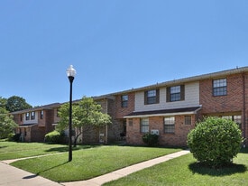 Chapel Valley Townhomes in Baltimore, MD - Building Photo