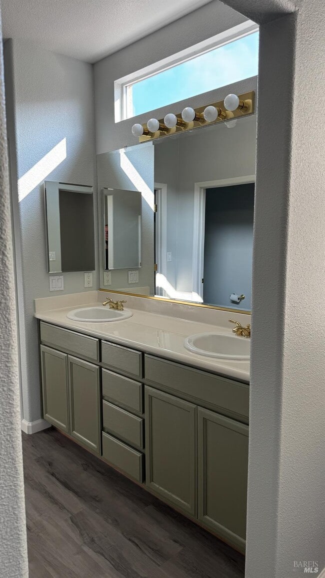 364 Whistling Straits Way in Rio Vista, CA - Building Photo - Building Photo