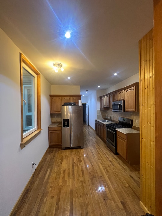 59-25 68th Ave in Queens, NY - Building Photo