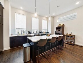 3121 Leeland St in Houston, TX - Building Photo - Building Photo