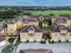 5015 Fairways Cir in Vero Beach, FL - Building Photo - Building Photo