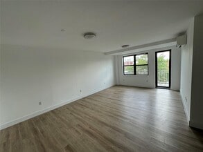 84-03 Lander St in Queens, NY - Building Photo - Building Photo