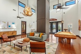 Campus Lodge in Columbia, MO - Building Photo