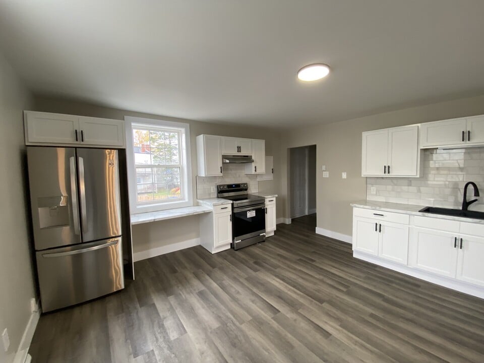 157-158 Ludlow St in Saint John, NB - Building Photo