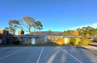 676 S 72nd Ave in Pensacola, FL - Building Photo