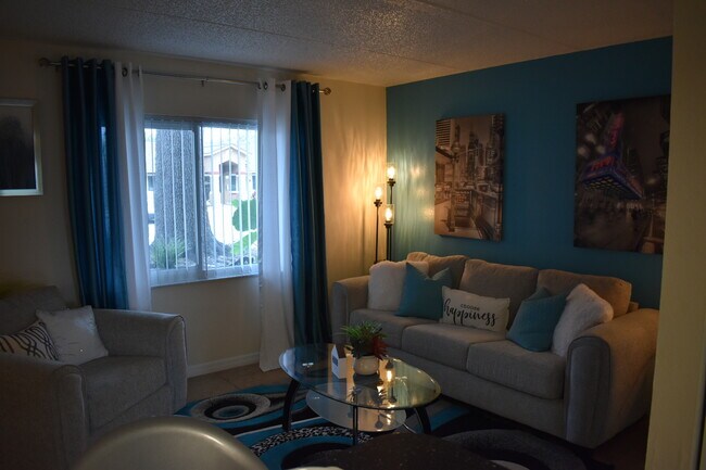 Crescent Lane in St. Petersburg, FL - Building Photo - Building Photo