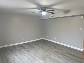 4100 N Ocoee St in Cleveland, TN - Foto de edificio - Building Photo