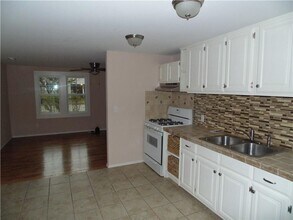 305 Ruby St in Springdale, AR - Building Photo - Building Photo