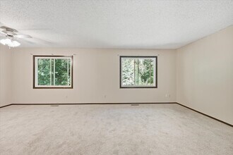 419 Butler Ave E in West St. Paul, MN - Building Photo - Building Photo