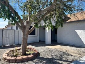 6927 W Northview Ave in Glendale, AZ - Building Photo