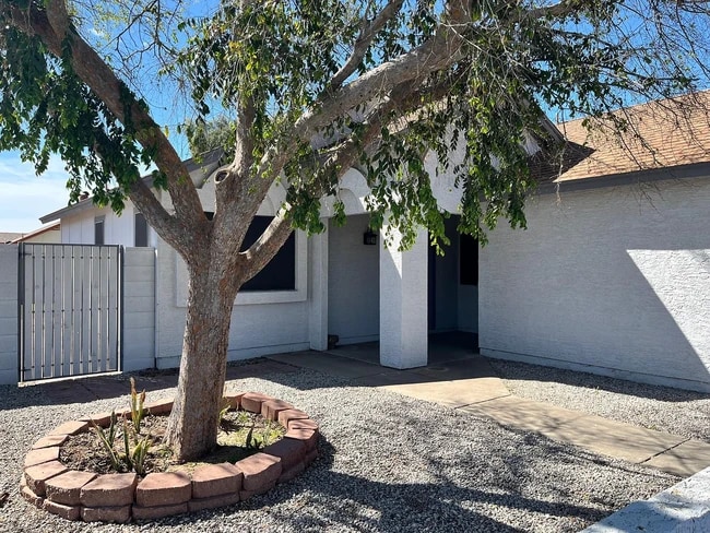 property at 6927 W Northview Ave