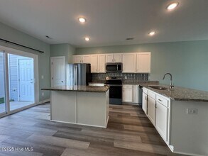 421 Sunfish LN in Sneads Ferry, NC - Building Photo - Building Photo