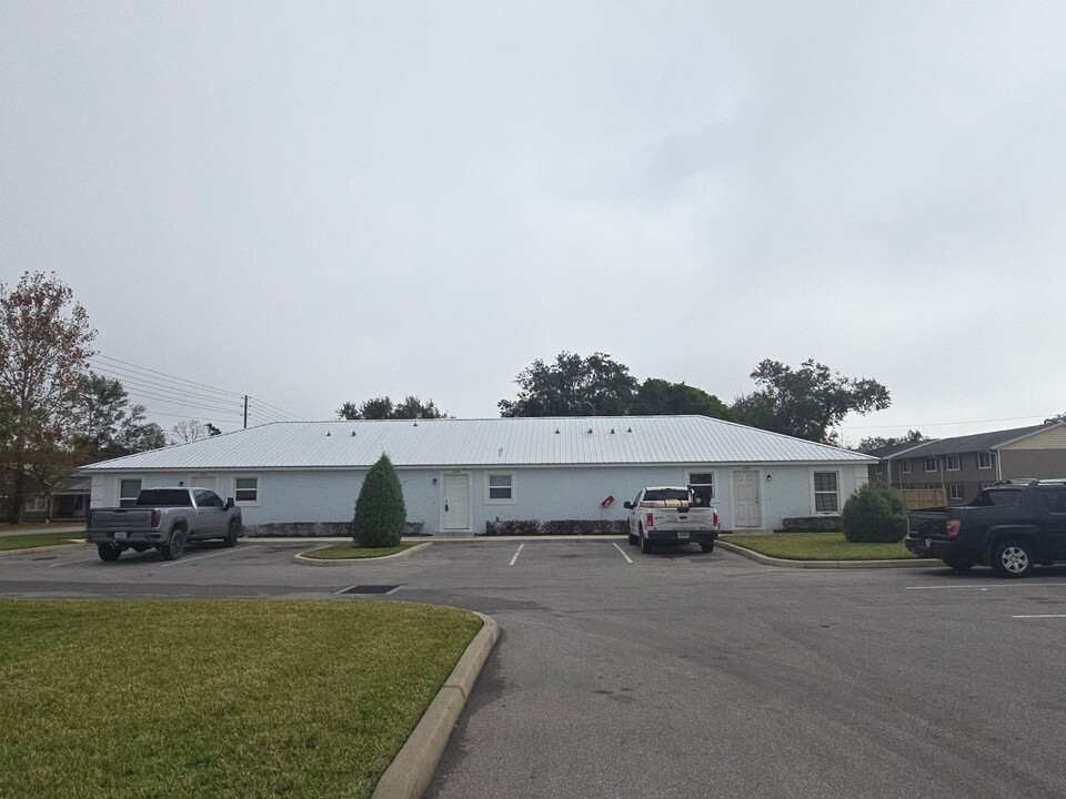 220-240 W Prince Pl in Haines City, FL - Building Photo