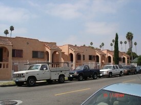 1342-1354 W 39th St in Los Angeles, CA - Building Photo