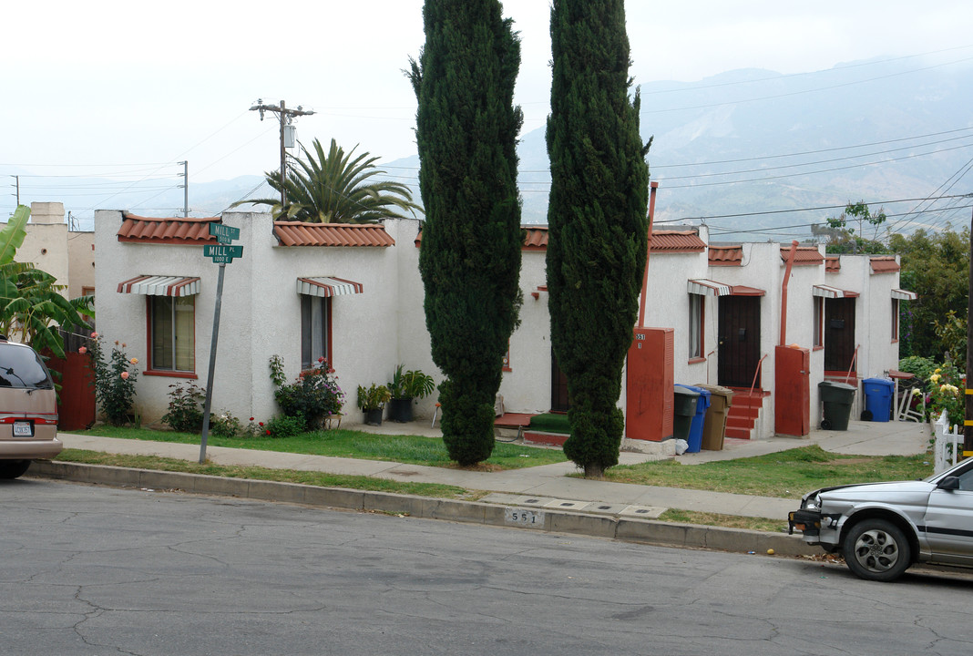 551 N Mill St in Santa Paula, CA - Building Photo