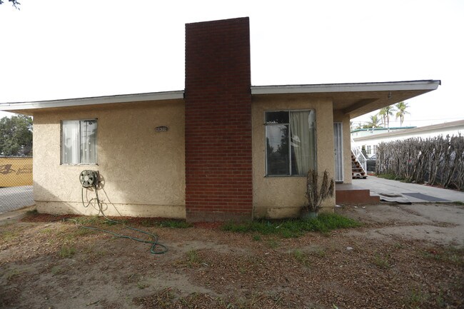 11825 S Vermont Ave in Los Angeles, CA - Building Photo - Building Photo
