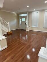 708 Quincy St NW, Unit 201 in Washington, DC - Foto de edificio - Building Photo
