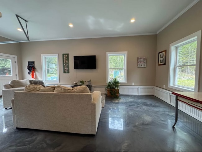 13 Rockaway Rd in Falmouth, ME - Foto de edificio - Building Photo