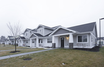 Heritage Townhomes in Cambridge, MN - Foto de edificio - Building Photo