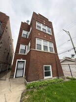 3247 W Thomas St in Chicago, IL - Building Photo