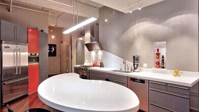 849 S Broadway in Los Angeles, CA - Building Photo - Building Photo