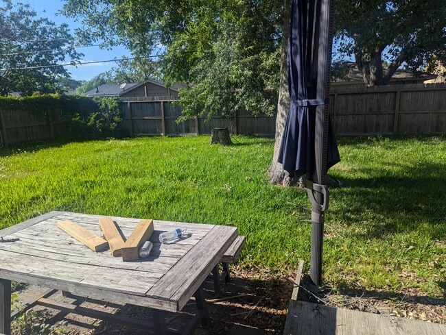 1820 Aspen Ln in Seabrook, TX - Building Photo - Building Photo