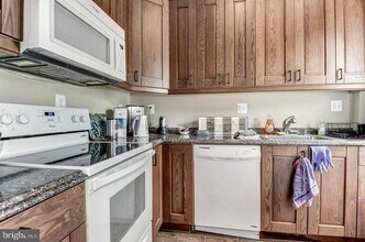 1933 Park Rd NW, Unit 2 in Washington, DC - Foto de edificio - Building Photo