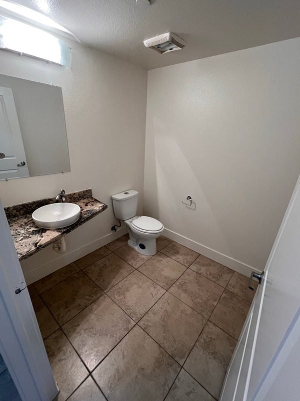 11312 Huston St in Los Angeles, CA - Building Photo - Building Photo