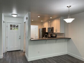 2486-2488 SW Timber View Ct in Redmond, OR - Building Photo - Building Photo