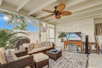 237 Seabreeze Cir in Jupiter, FL - Foto de edificio - Building Photo