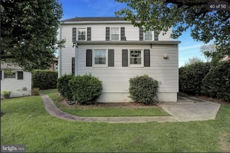 13 Harrison Ave N in Middle River, MD - Foto de edificio - Building Photo