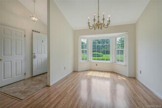 2555 Youngs Ave in Southold, NY - Building Photo - Building Photo