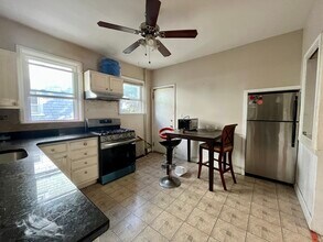 49 Beech Glen St, Unit 2 in Boston, MA - Foto de edificio - Building Photo