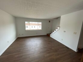 6 Hapgood Hill in Huntington, WV - Building Photo