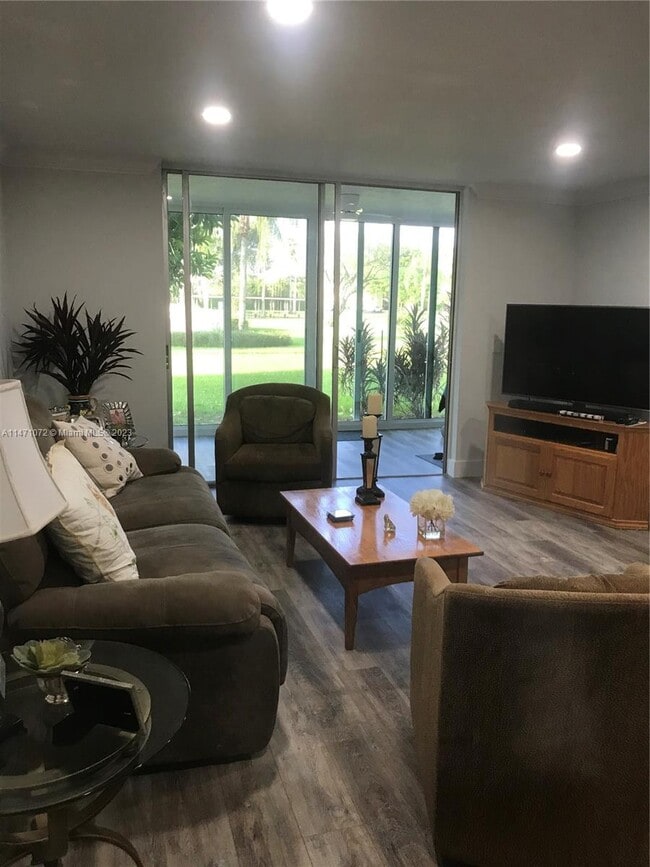 15 Willowbrook Ln-Unit -108 in Delray Beach, FL - Building Photo - Building Photo