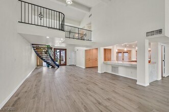 3328 Plaza Del Paz in Las Vegas, NV - Building Photo - Building Photo