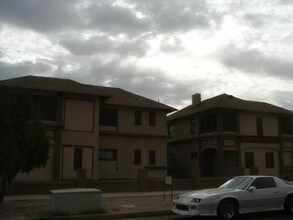 Four Plex in Yuma, AZ - Foto de edificio - Building Photo