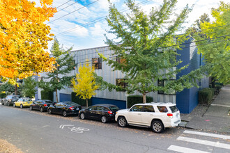 Zinc Condominiums in Portland, OR - Foto de edificio - Building Photo