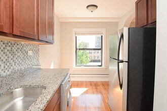 555 W Arlington in Chicago, IL - Foto de edificio - Building Photo