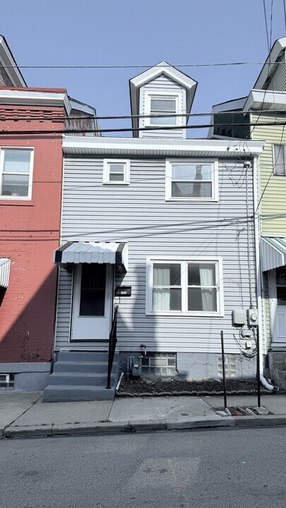 222 Edmond St in Pittsburgh, PA - Building Photo