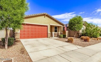 5634 W Rainwater Dr in Phoenix, AZ - Foto de edificio - Building Photo