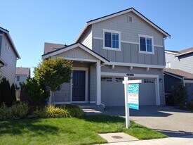 2925 Mahogany St NE in Lacey, WA - Building Photo