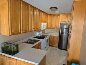 8201 W Park Hills Dr in Minneapolis, MN - Building Photo - Building Photo