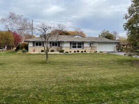 630 Wilson Dr in Brookfield, WI - Building Photo